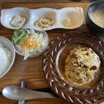 わたしの食卓 白島店 - ハンバーグ定食