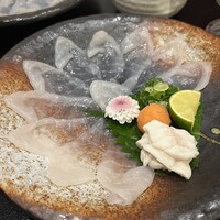 泳ぎとらふぐ活蟹料理 あじ平 曽根崎 - 