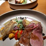 梅田 ブルーバード - 真鯛のポアレと牛肉にしました　ラタテュイユが美味しかった