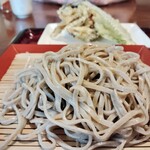 母ちゃんの店 わがや - 太めで美味しい蕎麦
