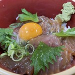 産直市場よってって 道の駅みさき店 - 