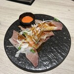 めしや因すけ - 道産ブリスケの炙りユッケ風極濃卵黄