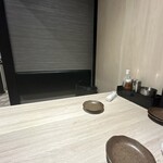 めしや因すけ - テーブル席