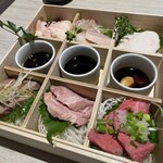 めしや因すけ - 特選肉刺し重箱六種盛り合わせ