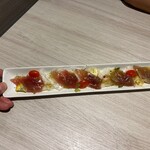 めしや因すけ - 鮪のカルパッチョ自家製山葵風味ソース