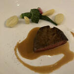 アルペジオ - 国産牛フィレ肉のロースト　夏野菜添えブラックペッパーソース