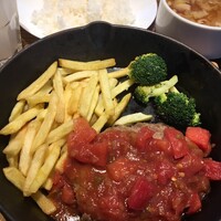 渋谷アチェーゾ - ハンバーグランチ　フレッシュトマトのサルサソース