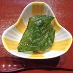 みかみ - 松茸とムール貝のリゾット エゴマの葉の素揚げ添え