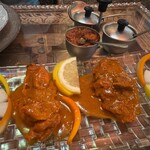 ダージリン 日暮里店 - 上のほうに置いてある3種のソースをつけるとさらに絶品！