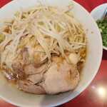 ラーメン二郎 - ラーメン半分＋青ネギうずら