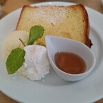 chano-ma - こんがり焼いたトーストシフォンとバニラアイス  990円