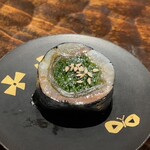 鮨 三心 - ◯芽ねぎ昆布巻の鰯海苔巻き