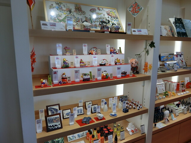 Nagasaki Dentou Geinoukan Garden Shop photo 5