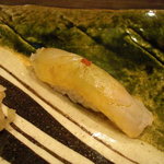 寿司一 - 鮃 (昆布〆)。