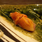 寿司一 - 赤貝 (閖上)。