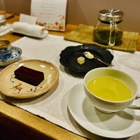 ラ・トラース - デザート・小菓子・紅茶　　アマゾンカカオの羊羹、紅茶専門店 Uf-fu（ウーフ）のアールグレイ・オハラほか