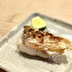 すしやのたい悟 - 甘鯛松笠焼き。パリパリの皮目の食感とフワッと肉厚な身の淡白な上品さに悶絶！塩とカボスでいただくのが最高でした(ღ*ˇ ˇ*)｡o♡