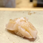 すしやのたい悟 - 帆立。一度食べてみたかったんです✩.*˚肉厚な身、プリプリで期待以上の美味しさ！
