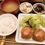 パルファン - ビーフコロッケメインのごはん