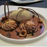 ラ ターブル ドゥ ジョエル・ロブション - ショコラセンセーションなめらかなグアナジャのクリームと練乳のグラス