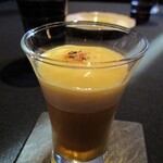 ラ ターブル ドゥ ジョエル・ロブション - 人参のムース・オレンジのエスプーマ