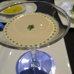 ラ ターブル ドゥ ジョエル・ロブション - 生ウニ・甲殻類のジュレに滑らかなフユヌイ