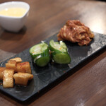 焼肉 ONAKANOMIKATA - 自製キムチの3種盛り合わせ