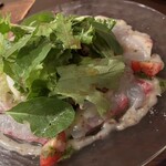 ル・ヴィルギュル - 沼津港の鯛のカルパッチョ。白ワイン泥棒。