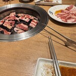 牛角 - 1人一本ずつトングを使用します。