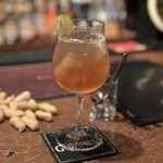 ビーグラッド - アマレットと葡萄のカクテル