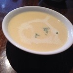 ル プティ レストラン エピ - ランチのスープ
