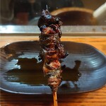 かぶと - きも焼き:ほろ苦さが日本酒に打ってつけ