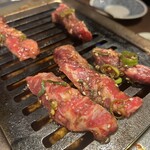 朝採れホルモンとたれ焼肉 金肉屋 - 
