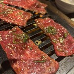 朝採れホルモンとたれ焼肉 金肉屋 - 