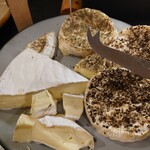 Novotel Blois Centre Val de Loire - チーズの陳列