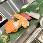 野毛 かど平 - 刺身盛り合わせも注文できます！何が出てくるかは、おまかせです！