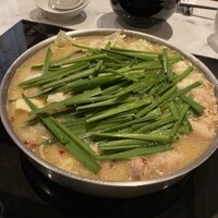 博多もつ鍋 やま中 博多店 - もつ鍋みそ味2人前