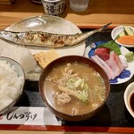 しんのすけ - 新さんま塩焼き定食 & 刺身三種盛り付