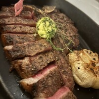 BLT STEAK GINZA - ミディアムレア : 手前サーロイン、奥フィレ、