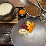 一体感 -  和牛ビーフカレー（辛口）、ルー・ご飯大盛 、御養卵 2,450円