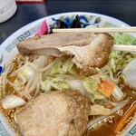 ラーメン 秀峯 - 分厚い！