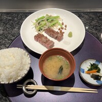 鉄板焼きすき焼きしゃぶしゃぶ いちふじ - 国産牛サーロインセット(1,580円)