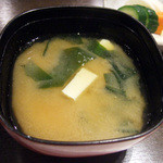 藤吉 - 増田牛コース(6500円)のお味噌汁。見た目に反して蟹の味がして絶品