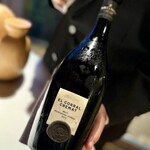 MartinBerasategui - スペインに来たなら、シャンパーニュよりカヴァでしょ！
      ドライであり、フルーティでもある。