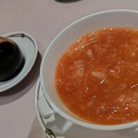 中国飯店 富麗華 - フカヒレの醤油煮込みスープ