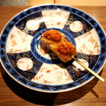 薪鳥新神戸 - 秋田 高原比内地鶏 ふりそで + ハリッサ