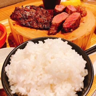 極み厚切り牛たんが人気！昼も夜も楽しめる定食メニュー