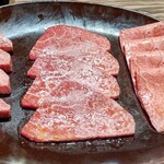 焼肉 ジャンボ - 