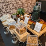 MERCURE HOTELS&RESORTS - ミレーのビスケット、芋けんぴ