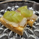 鮨松榮 - シャインマスカットと燻製勘八